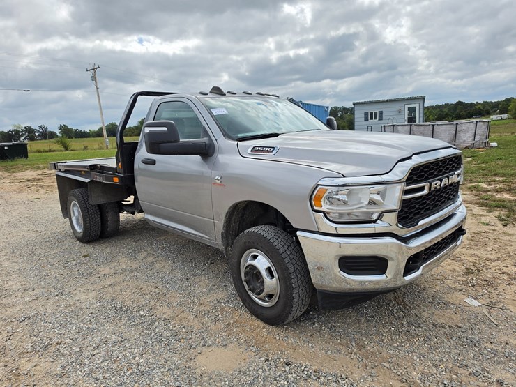 2024-dodge-3500-image-19
