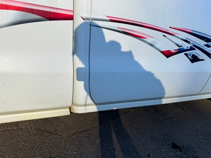 2015-chevrolet-3500hd-image-23