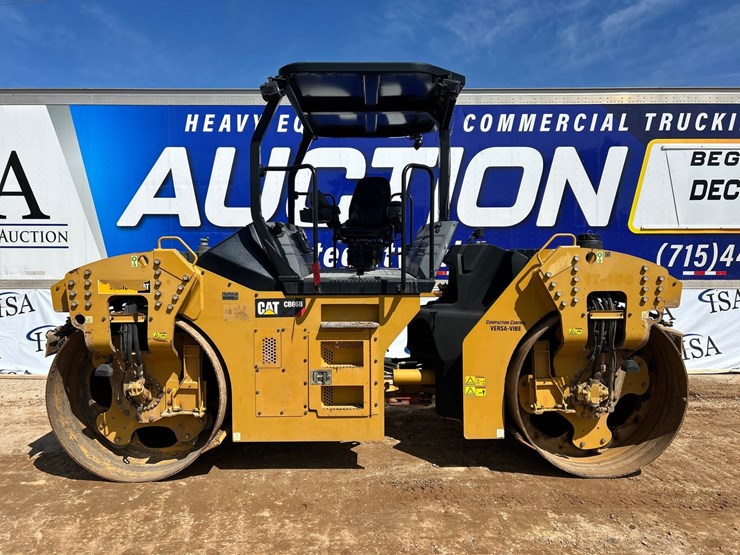 2015-caterpillar-cb66b-image-2