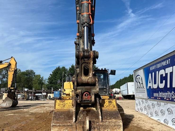 2012-deere-470g-lc-image-11