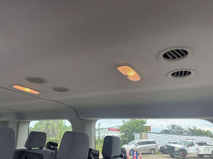 2019-ford-transit-image-21