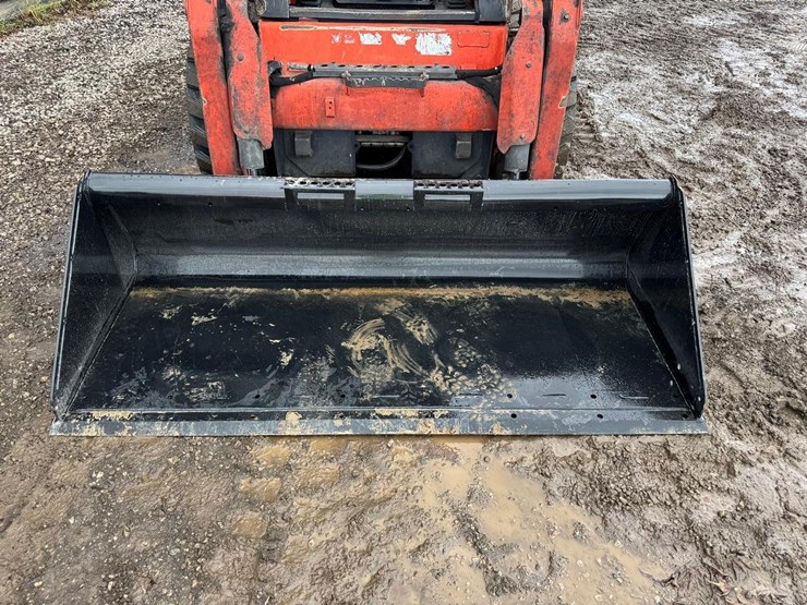 2016-kubota-ssv75-image-10