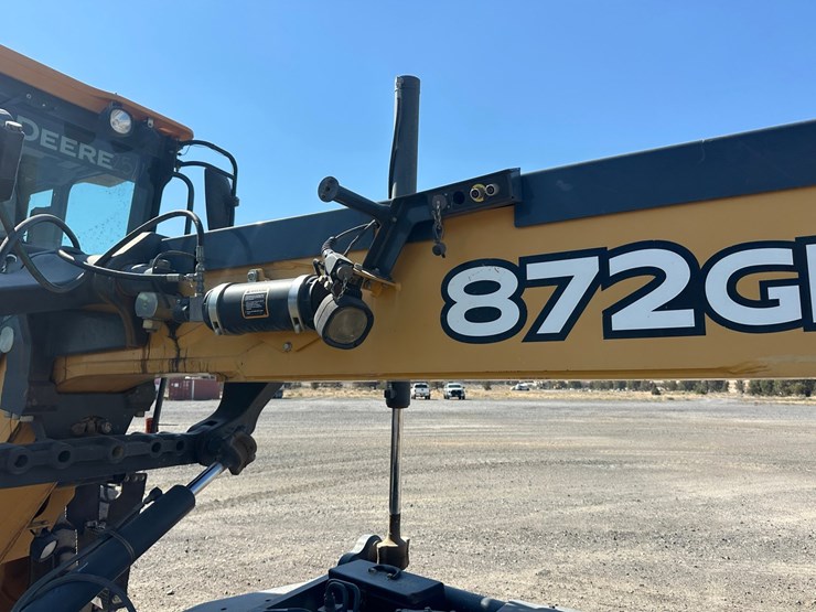 2013-deere-872gp-image-25