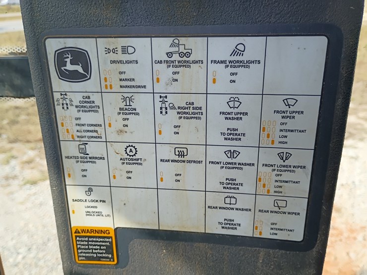 2008-deere-670d-image-85