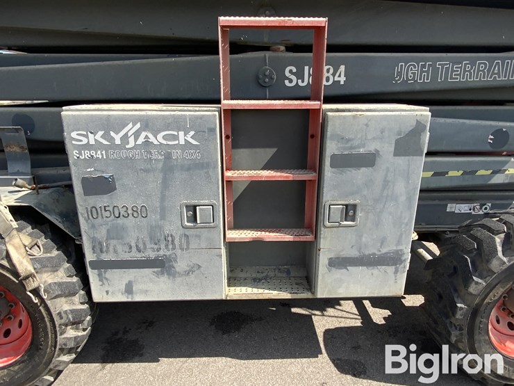 2014-skyjack-sj8841rt-image-15