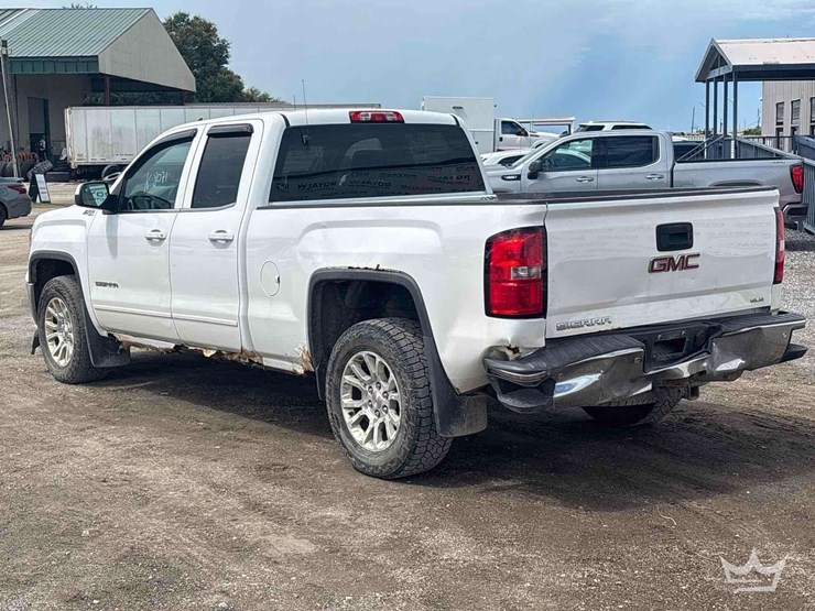 2014-gmc-sierra-1500-4x4-crew-cab-pickup-truck-image-4