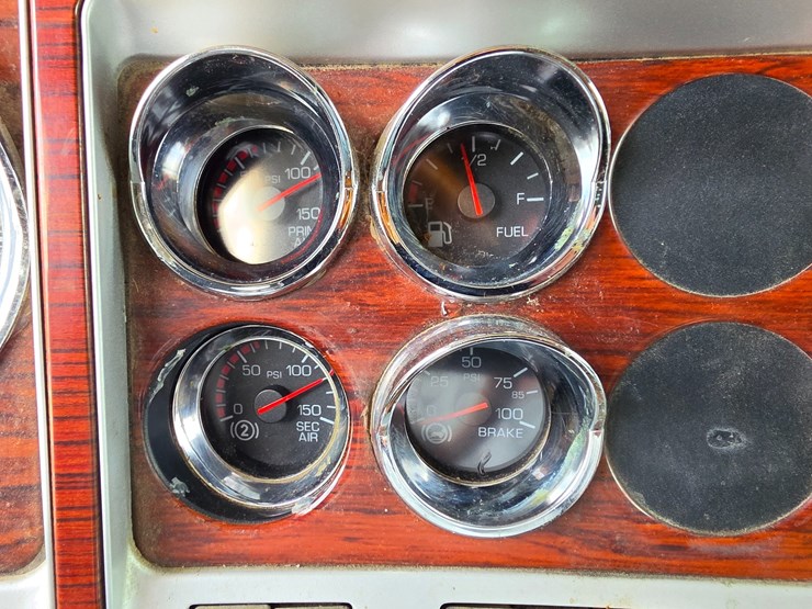 2007-kenworth-w900-image-63