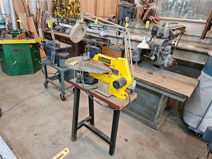 #8713-•-dewalt-scroll-saw-image-7