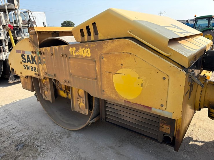 #2410-•-2015-sakia-sw880-double-drum-smooth-roller-compactor-image-9