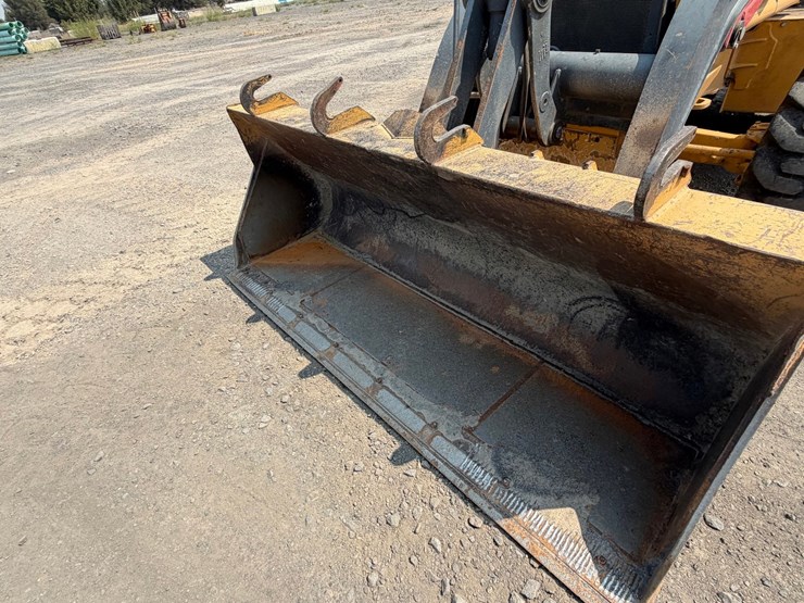 2016-deere-410l-image-14