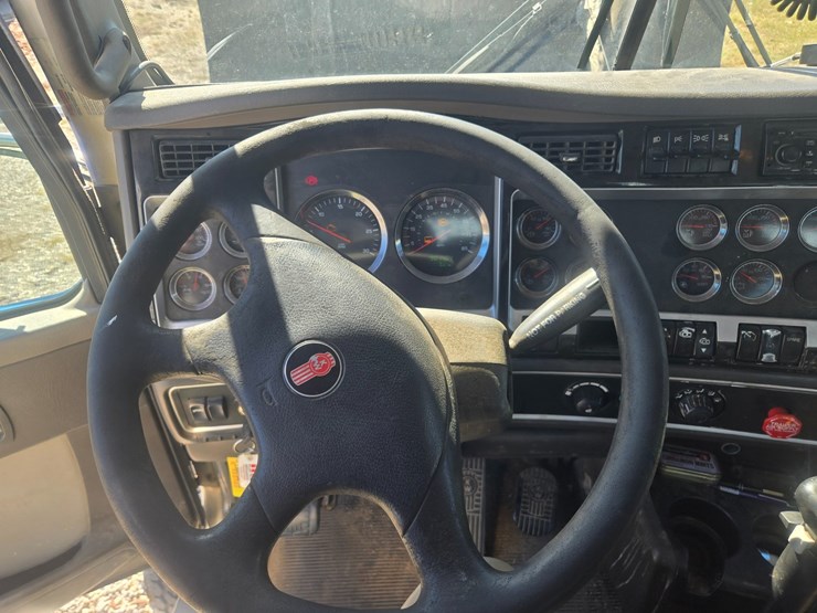 2008-kenworth-t800-image-48