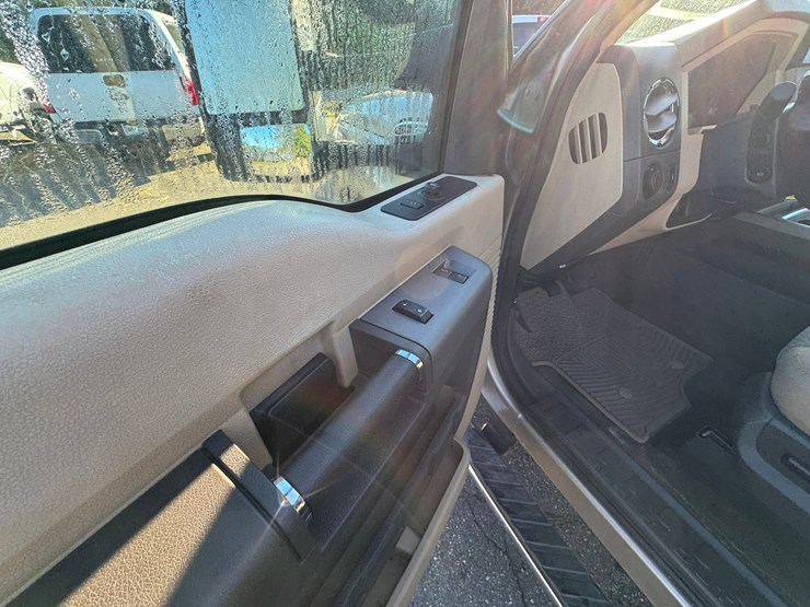 2012-ford-f350-image-34