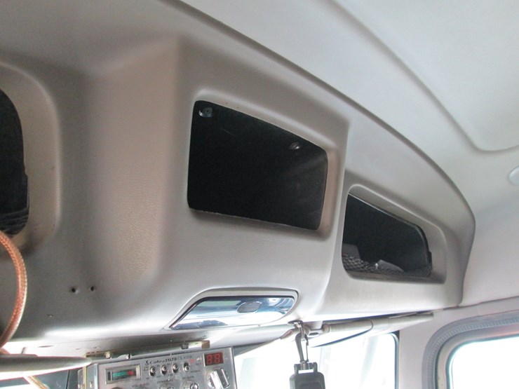 2006-peterbilt-379-image-35