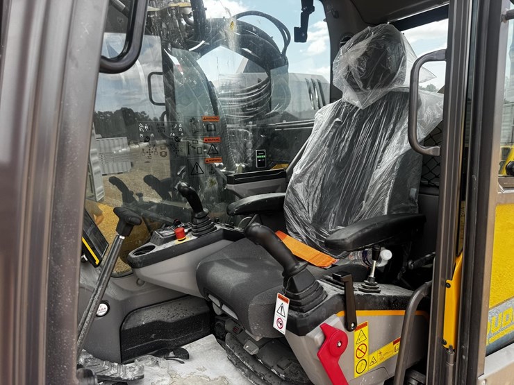 2025-volvo-ecr235el-image-8