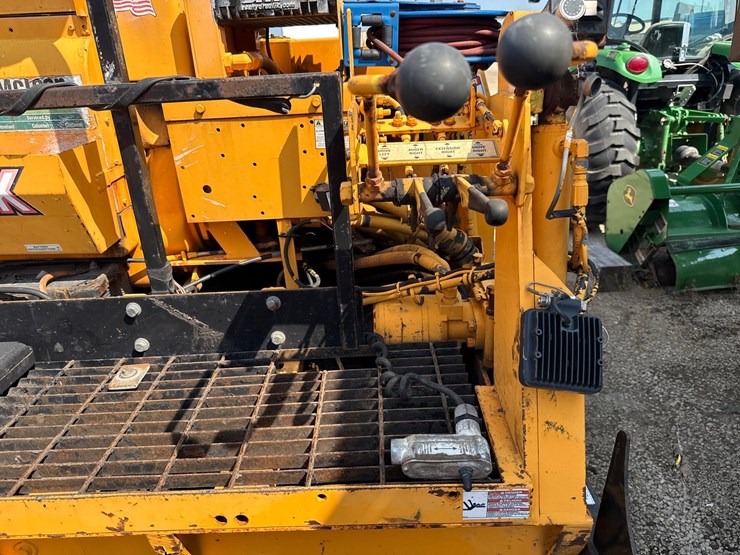 2009-leeboy-l8500t-image-31