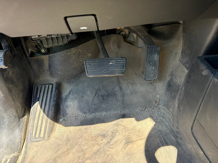 #1395-•-2019-chevrolet-silverado-4x4-pickup-truck-image-41