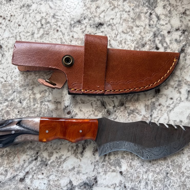 #1524 • Custom Damascus Blade Knife
