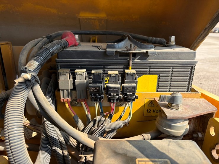 #2410-•-2015-sakia-sw880-double-drum-smooth-roller-compactor-image-32