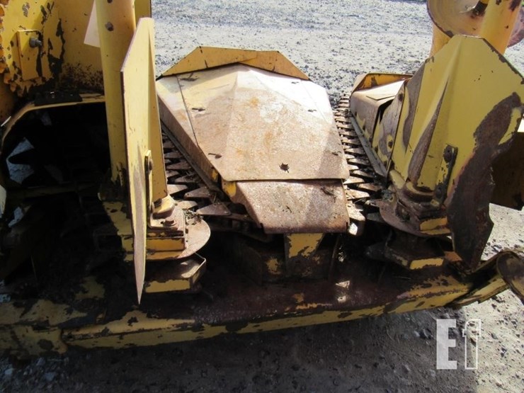 new-holland-824-image-5