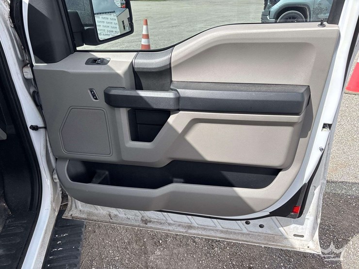 2017-ford-f150-image-22