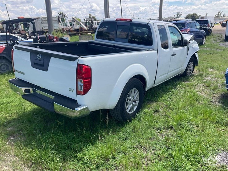 2019-nissan-frontier-image-3