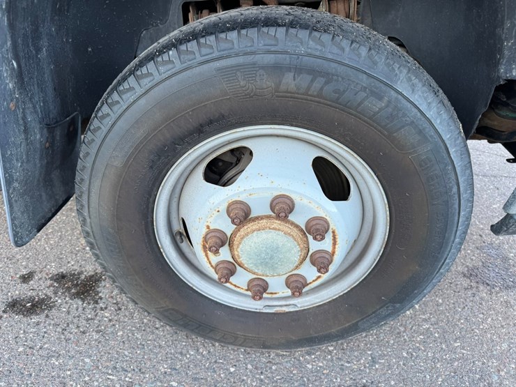2013-chevrolet-3500-image-62