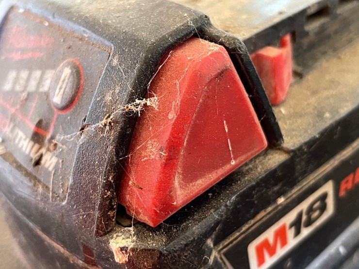 #5512-•-(3)-milwaukee-18v-batteries-and-charger-image-18