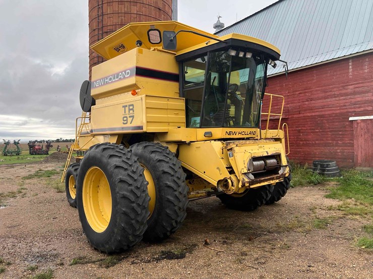 1995-new-holland-tr97-image-11