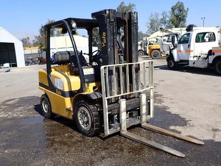 2006-yale-glp080vxngse090-forklift-image-2