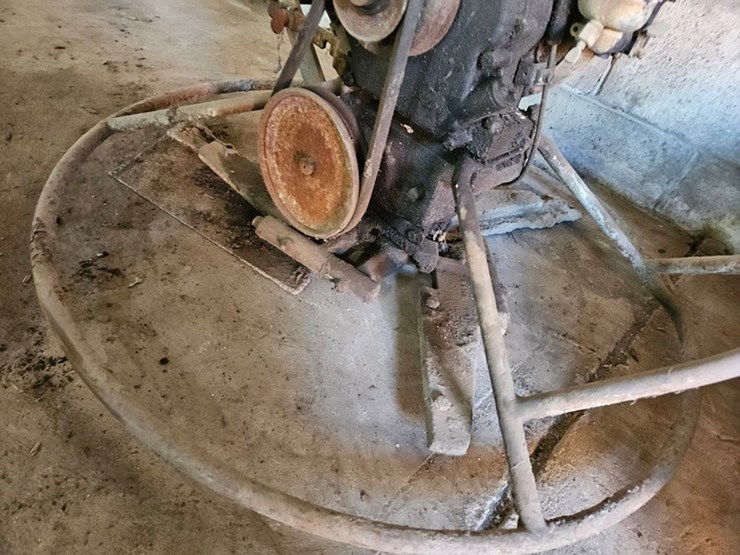 #8771-•-concrete-finisher-image-10
