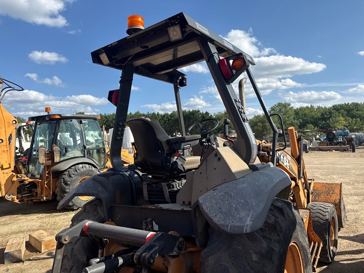 #2483-•-2009-case-570mxt-series-3-skip-loader-image-29