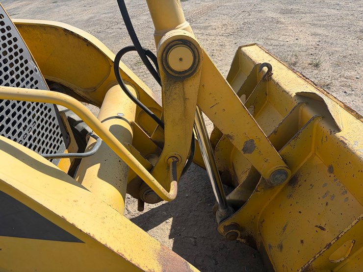 2007-deere-210le-image-15