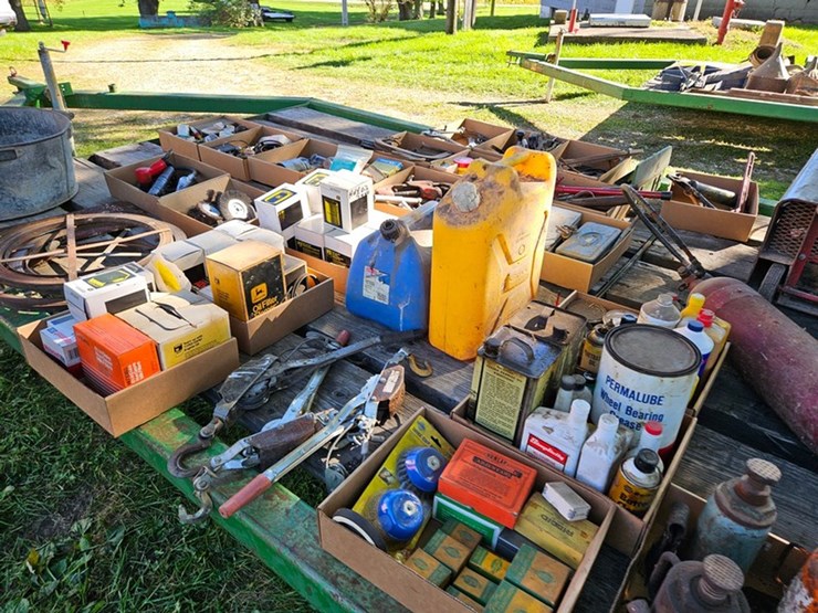 #8000-•-live-on-the-ground-only-items-image-43
