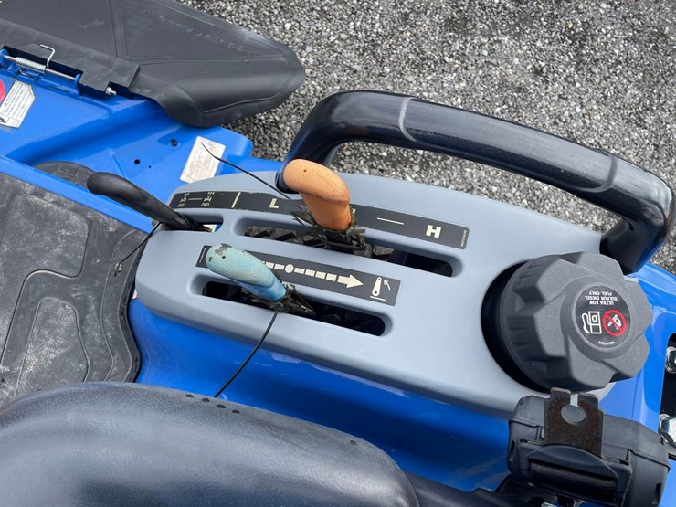 new-holland-workmaster-25s-image-9