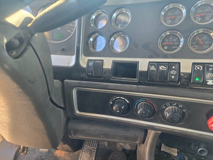 2008-kenworth-t800-image-61