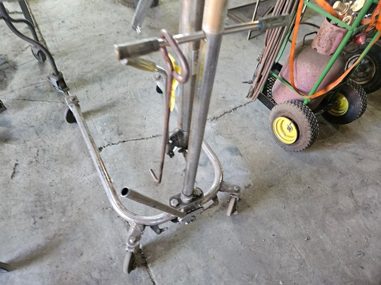 #8784-•-hoyer-lifty-shop-lift-image-7