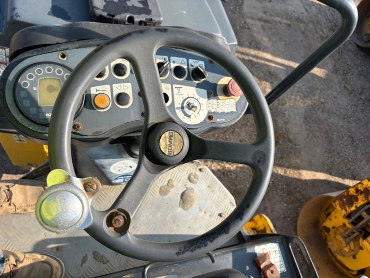 2013-bomag-bw120ad-4-image-24