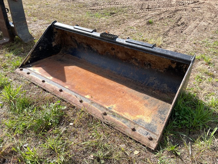 #1612-•-john-deere-skid-steer-bucket-image-1