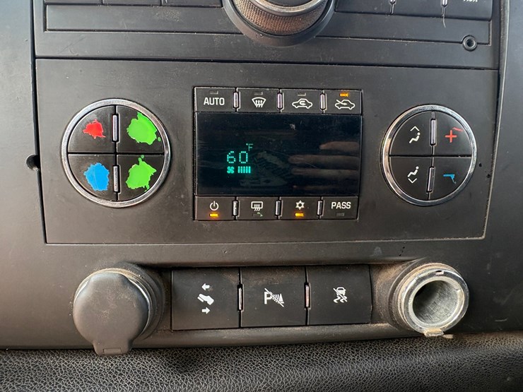 2010-chevrolet-silverado-2500-image-48