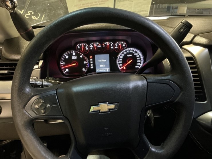 2015-chevrolet-tahoe-image-17