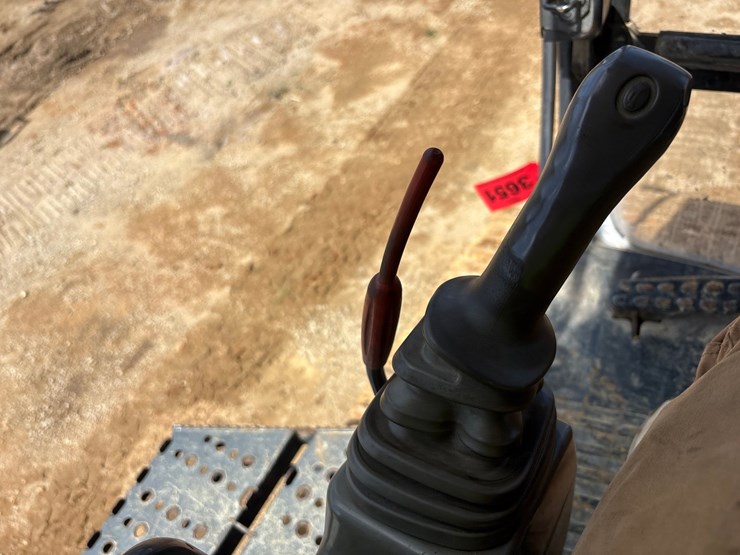 2012-deere-470g-lc-image-94