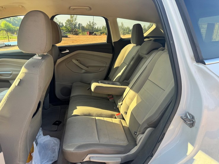 2015-ford-escape-image-11