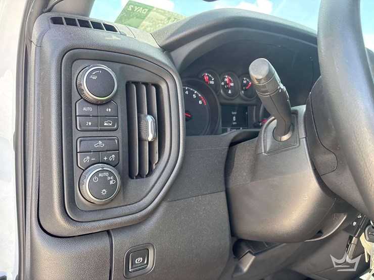 2022-chevrolet-silverado-1500-image-12