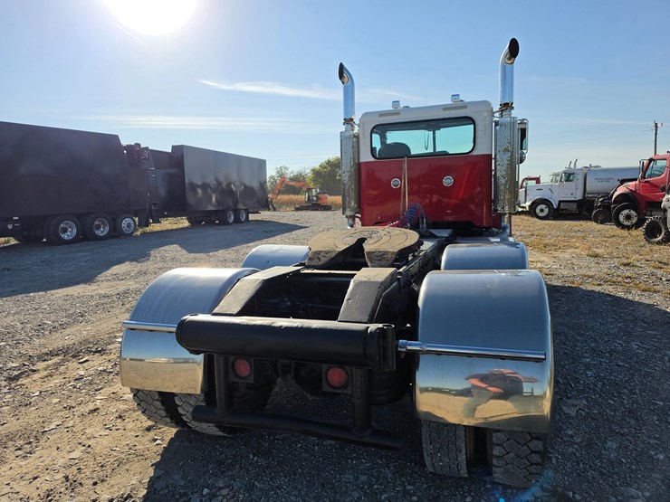 2006-peterbilt-378-image-15