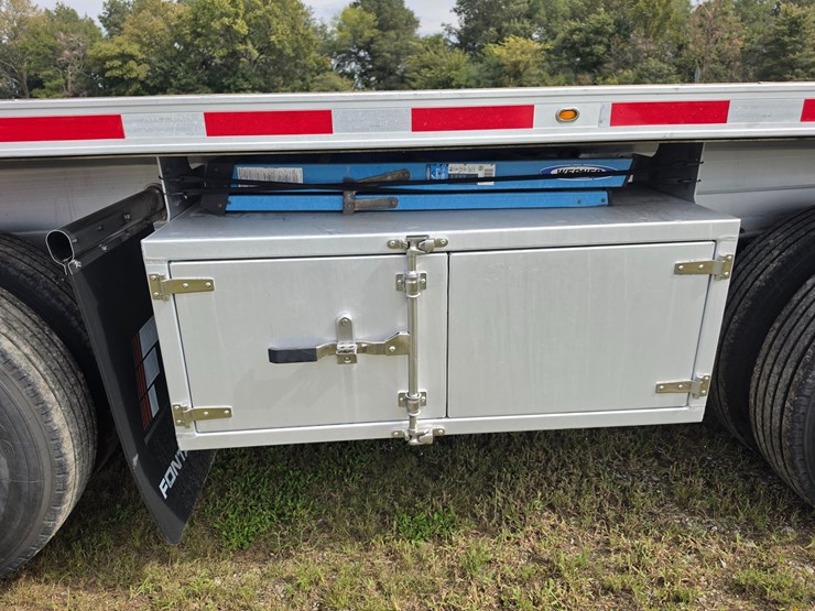 2023-fontaine-flat-bed-trailer-image-32
