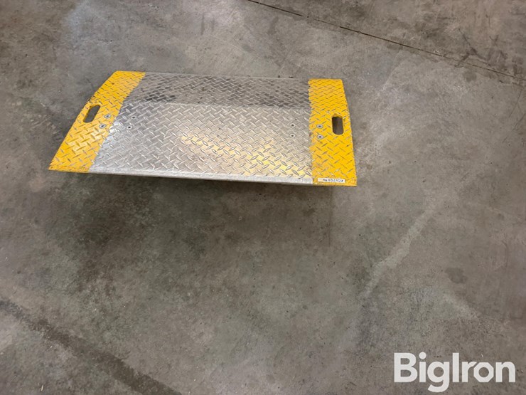 global-industries-forklift-ramp-image-6