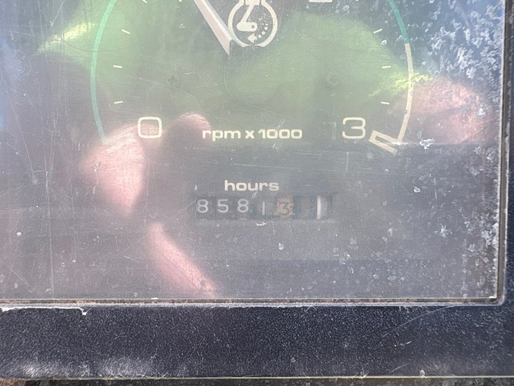 2004-case-1150h-image-62