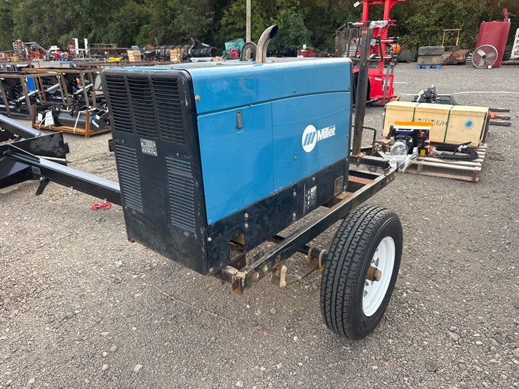 #6071-•-miller-bobcat-250-towable-welder-image-7
