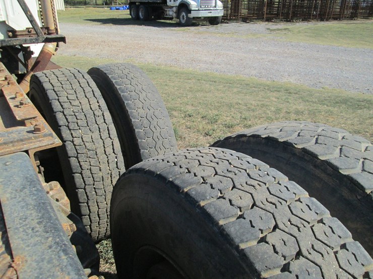 1995-ford-ft900-image-12