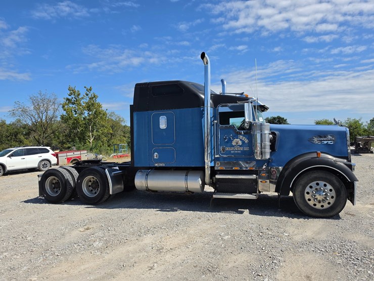 2003-kenworth-w900-image-27